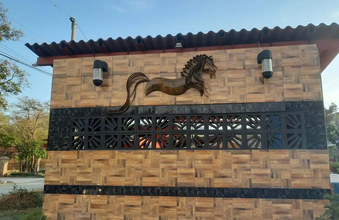 Windmill Hostal-1